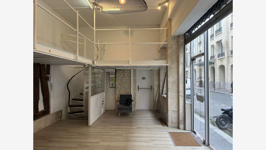 A vendre local transformable bien placé Paris 10e