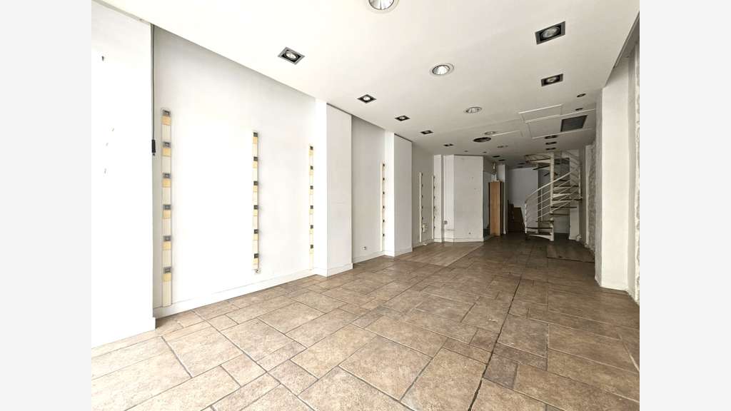 Vente murs rue Faubourg St Antoine Ledru Rollin