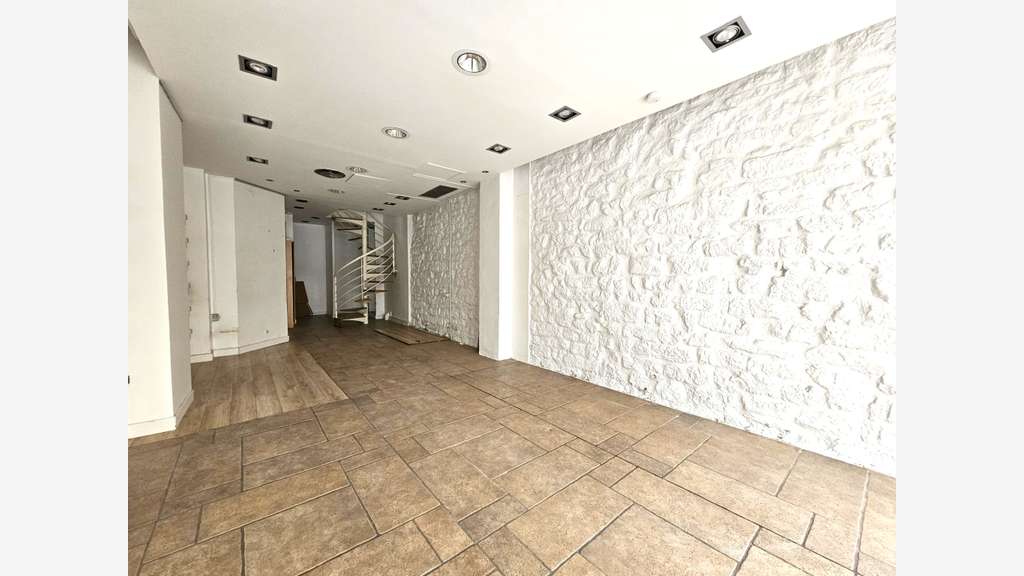 Vente murs rue Faubourg St Antoine Ledru Rollin