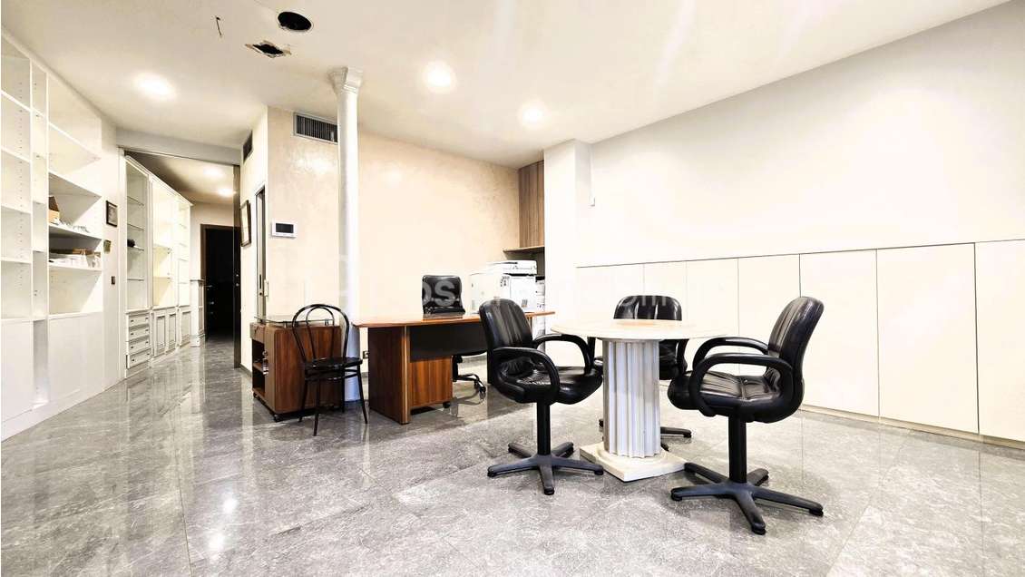 Vente murs commerciaux libres Paris 16e Exelmans