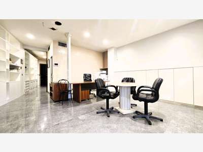 Vente murs commerciaux libres Paris 16e Exelmans