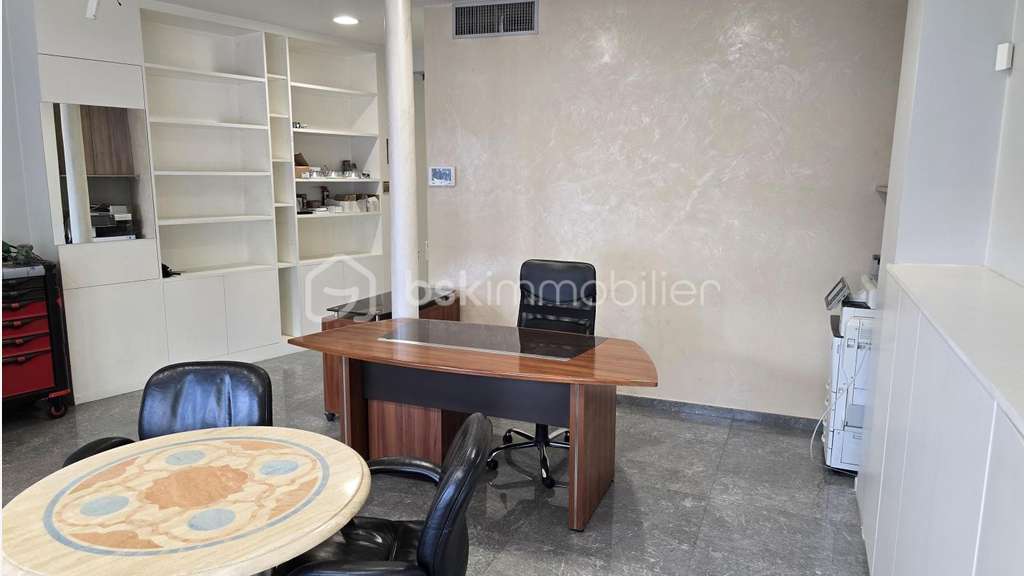 Vente murs commerciaux libres Paris 16e Exelmans