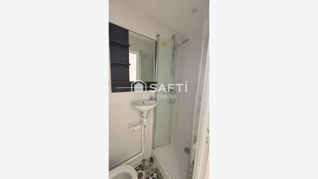 A vendre local commercial/studio à Paris 17e