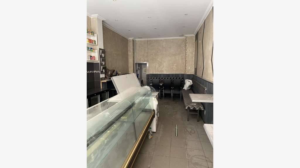 MURS À CÉDER 36 m² MONCEAU