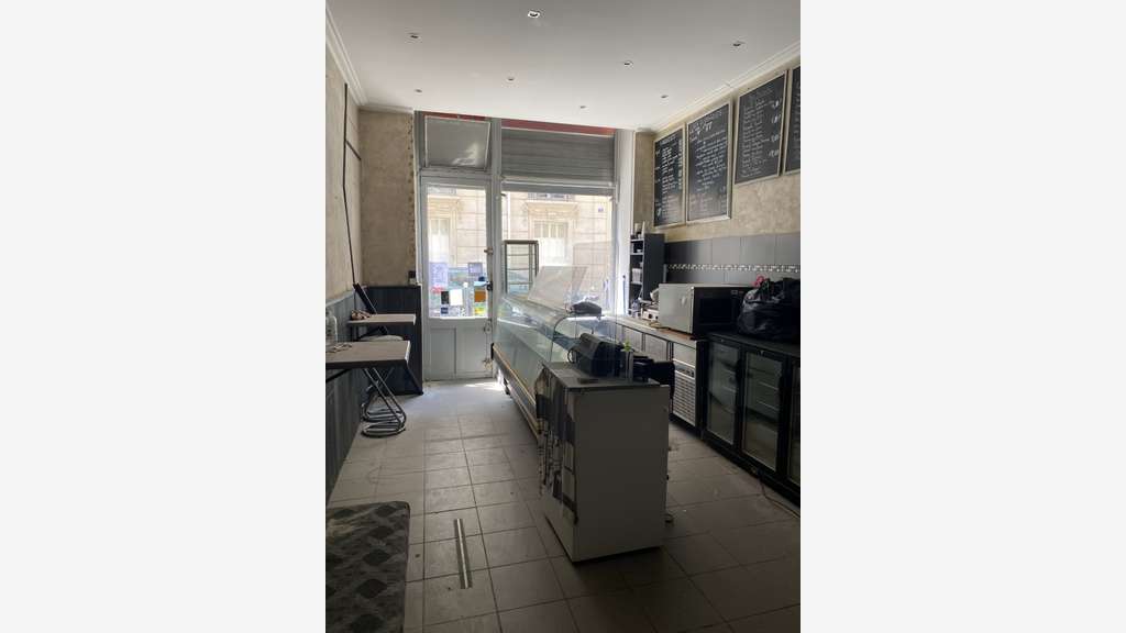 MURS À CÉDER 36 m² MONCEAU