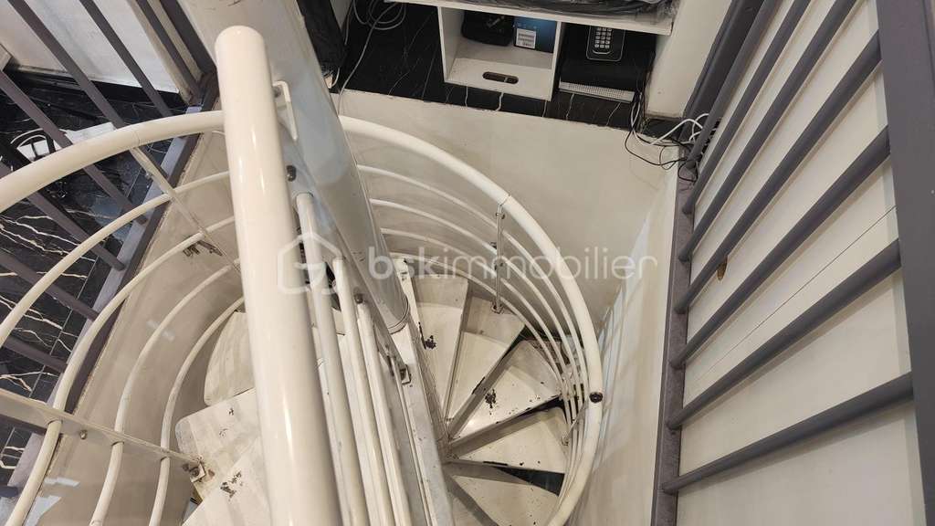 Opportunité murs commerciaux libres 38m² Paris 18e