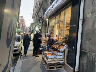 AV murs commerciaux de 39m² bon état Paris 75018