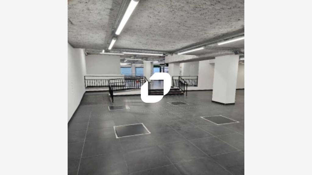 Vente Local commercial 377m² Paris