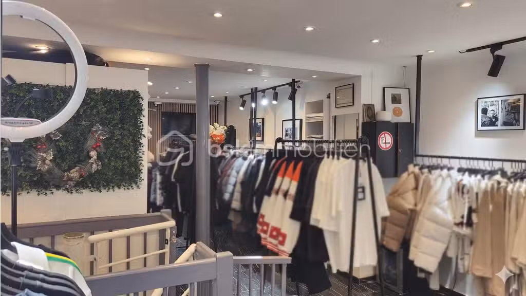 Vente murs commerciaux libres 34m² à Paris 75018