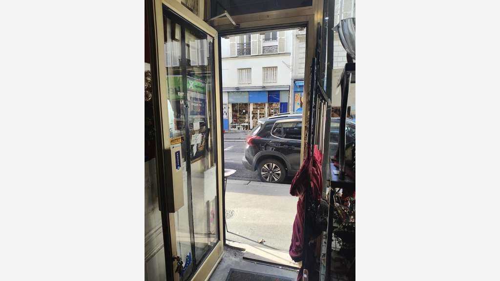 Bail commercial 25m² à céder à Paris 9e Martyrs 