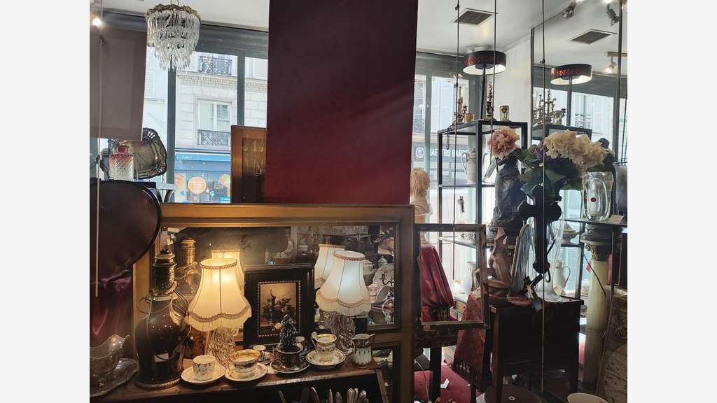Bail commercial 25m² à céder à Paris 9e Martyrs 