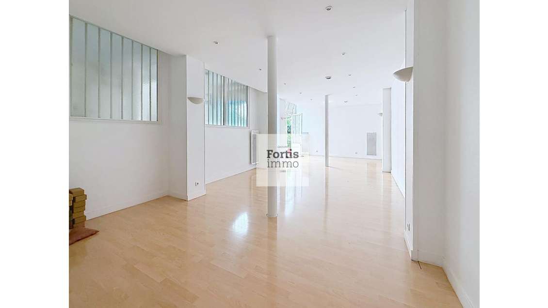 Vente murs local libre 133m² Paris 9e Maubeuge 