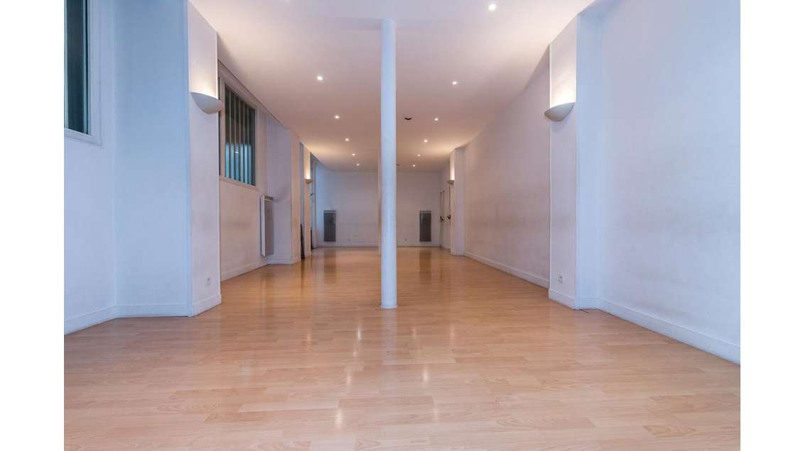 PARIS 9 - VENTE MURS LOCAL COMMERCIAL - LIBRE