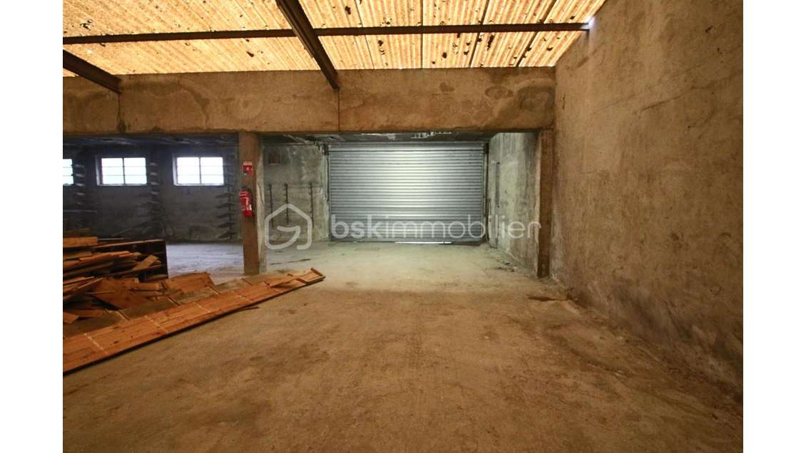 AV local commercial/entrepôt 107m² à Pau centre