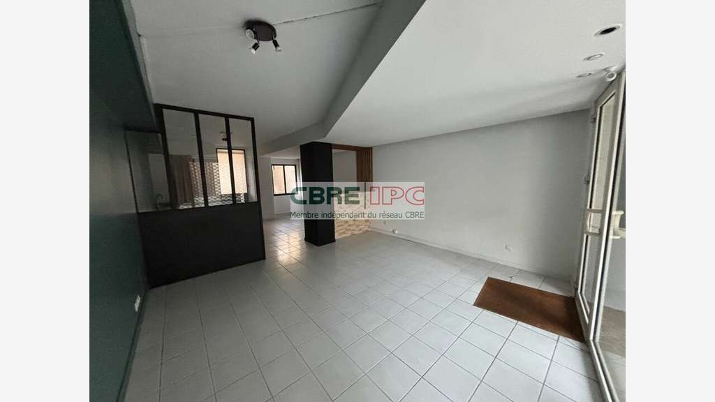 Vente local commercial de 47m² en RDC à Pau Halles