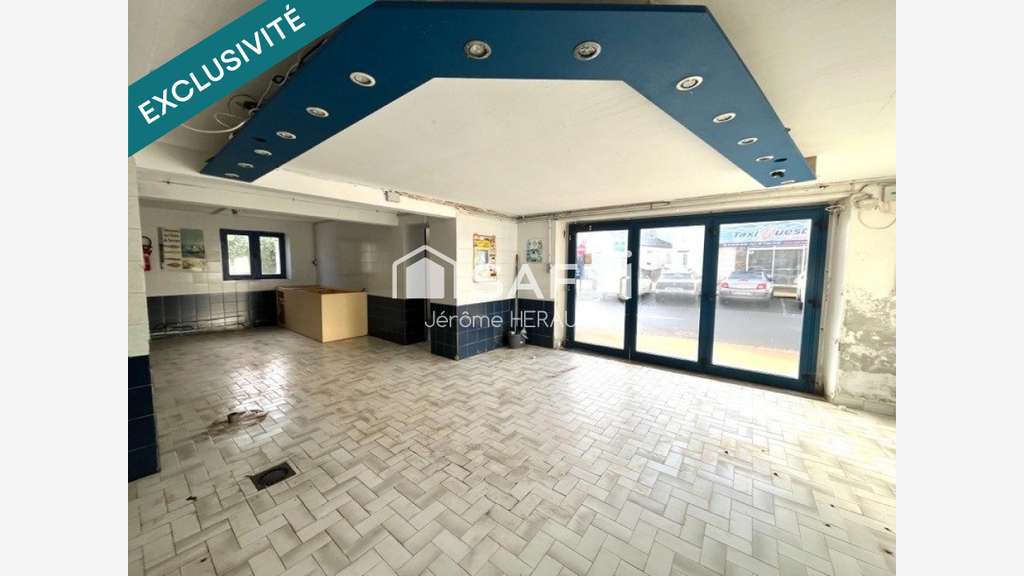 Local commercial 45m² centre village Pénestin