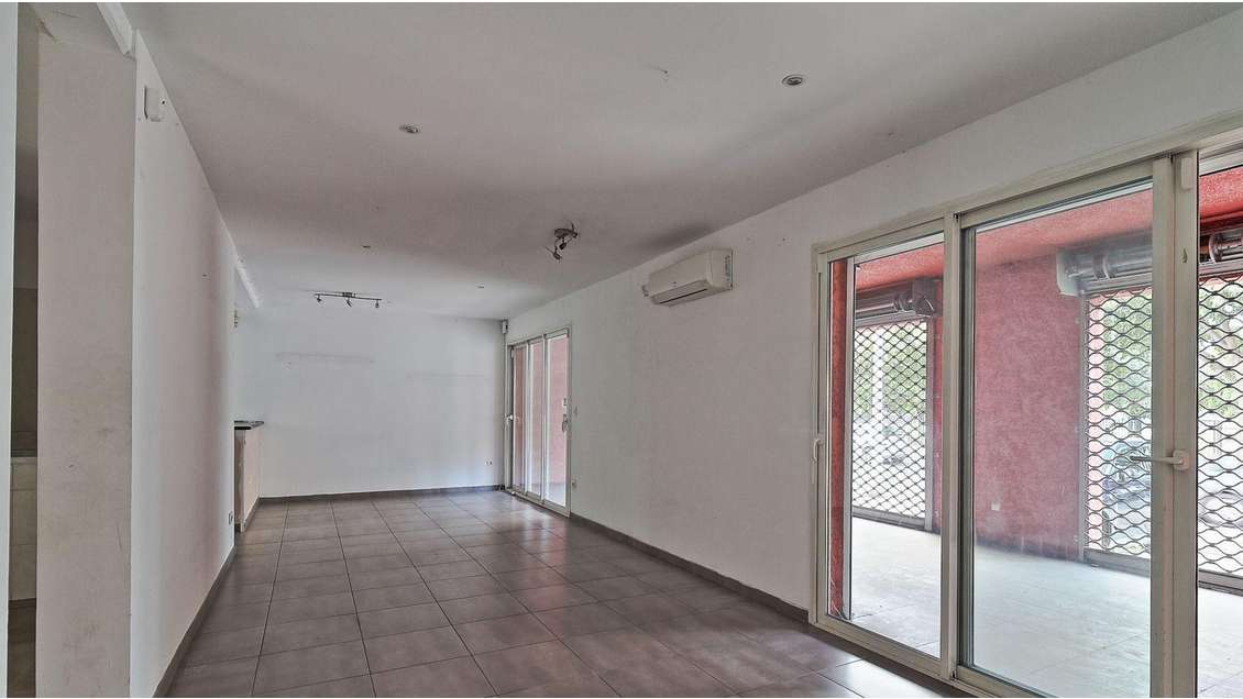 Vente superbe local commercial 58m² à Perpignan