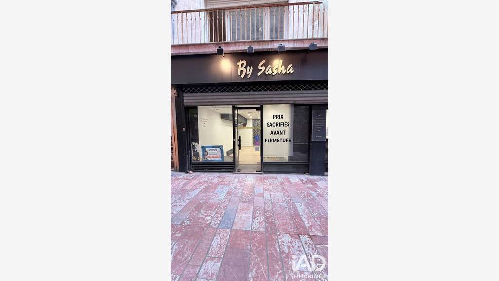 Cède local commercial de 56m² à Perpignan rue loge