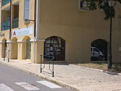 Local commercial 50m² centre village Plan-d'Aups