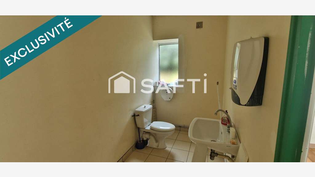 Vente local commercial 110m² au centre de Plessala