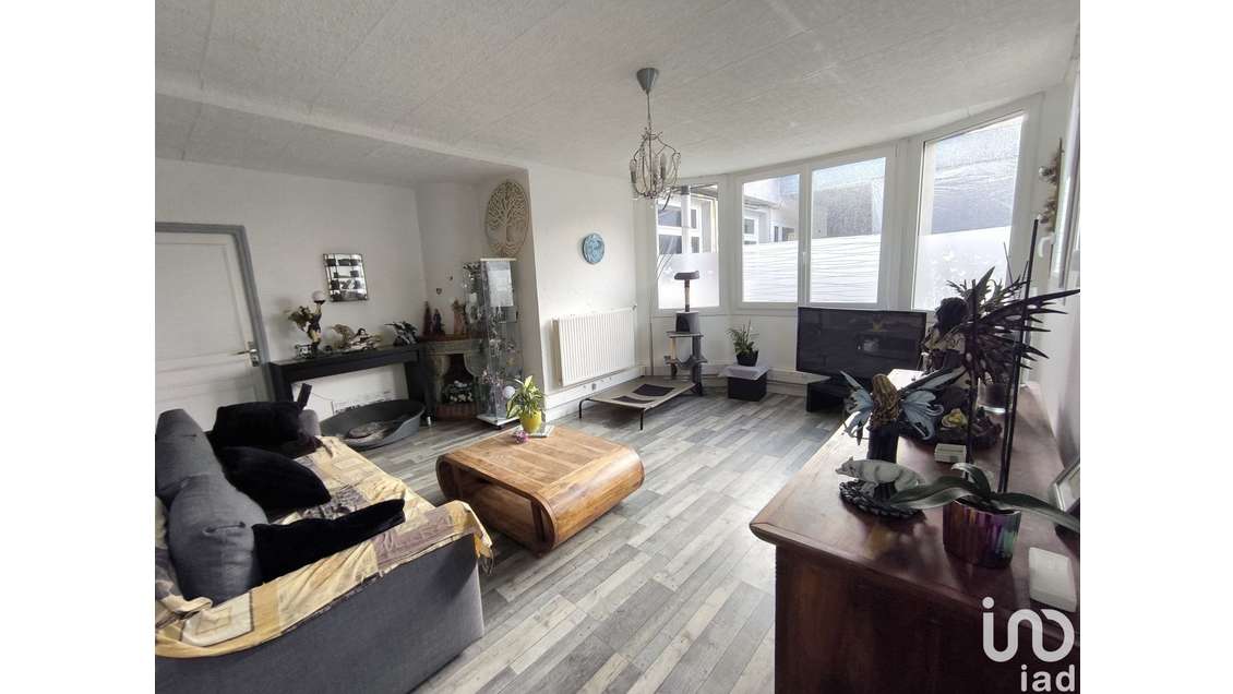 Murs commerciaux à Pleyben