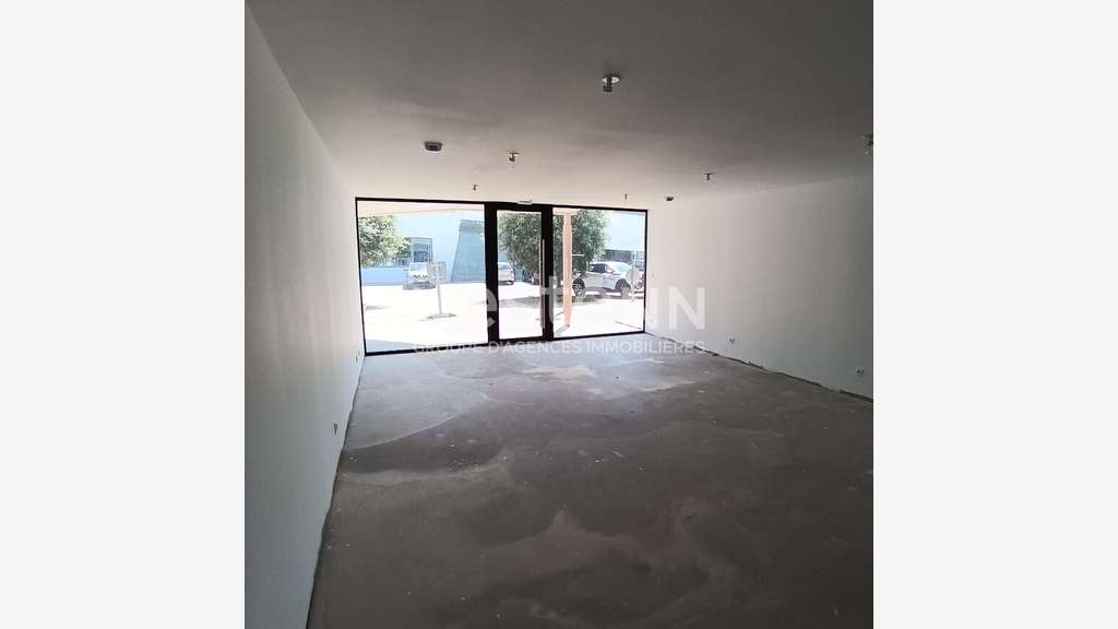 Local commercial à vendre 50m² Parking à Ploeren 