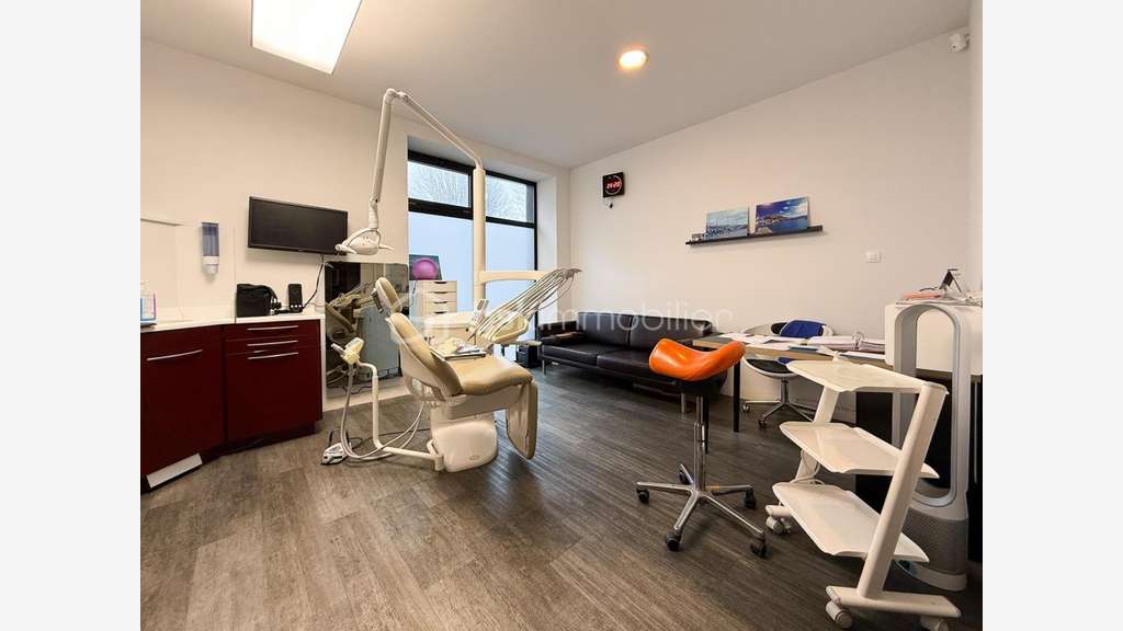 Vente local pro 171m² centre Ploudalmézeau