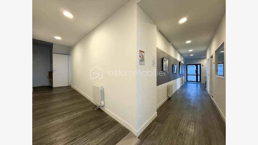 Vente local pro 171m² centre Ploudalmézeau