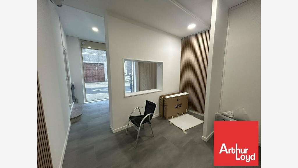 AV local commercial 75m² Poitiers hyper centre