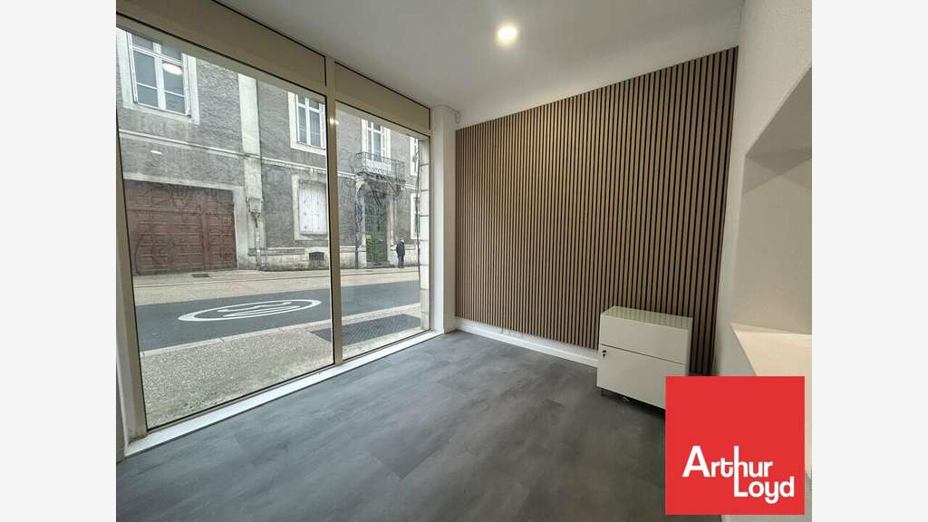 AV local commercial 75m² Poitiers hyper centre