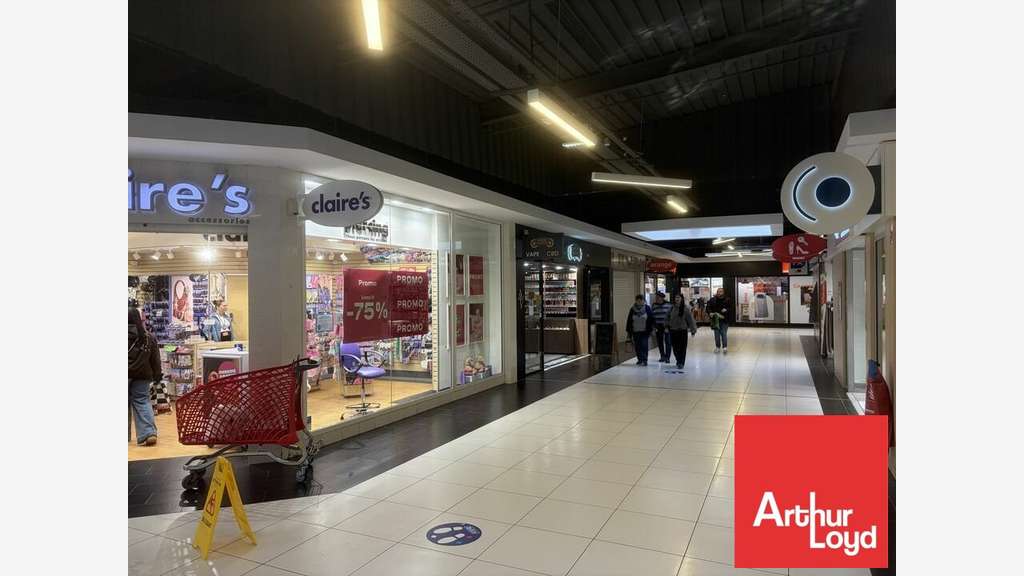 Local commercial 100m² à vendre en ccial Poitiers