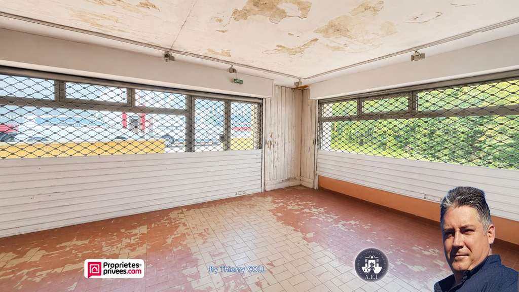 Murs commerciaux 282m² à vendre à Pont-d'Ain