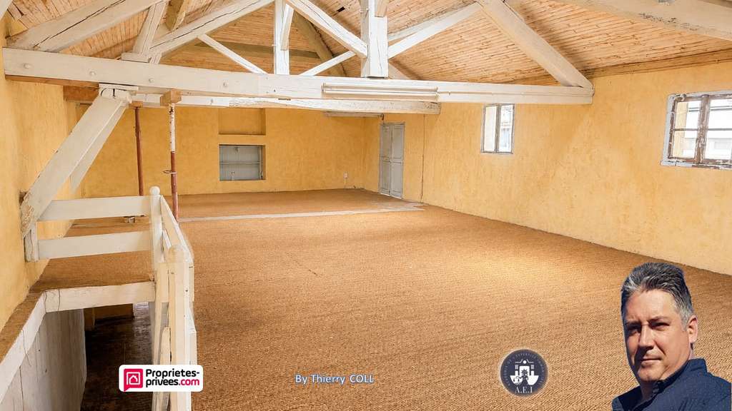 Murs commerciaux 282m² à vendre à Pont-d'Ain