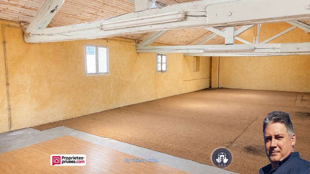 Murs commerciaux 282m² à vendre à Pont-d'Ain