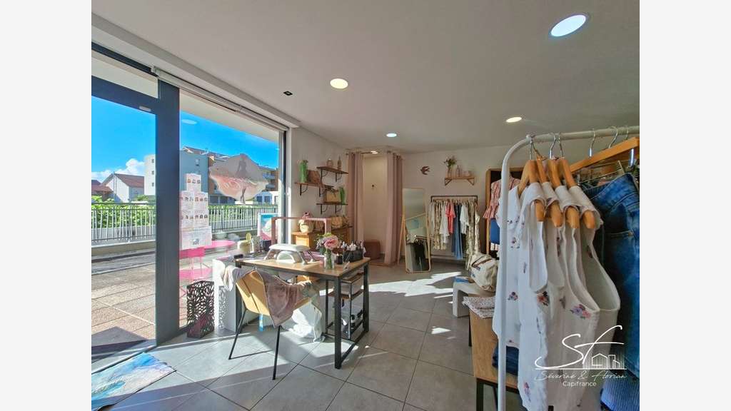 AV murs commerciaux loués de 48m² à Pontcharra