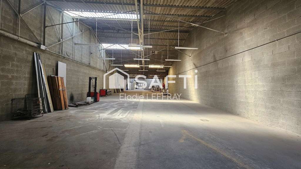 A vendre Bâtiment d'activité de 820m² mixte avec L