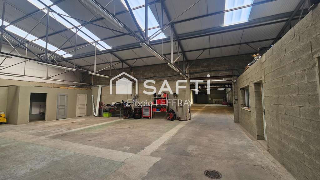 A vendre Bâtiment d'activité de 820m² mixte avec L