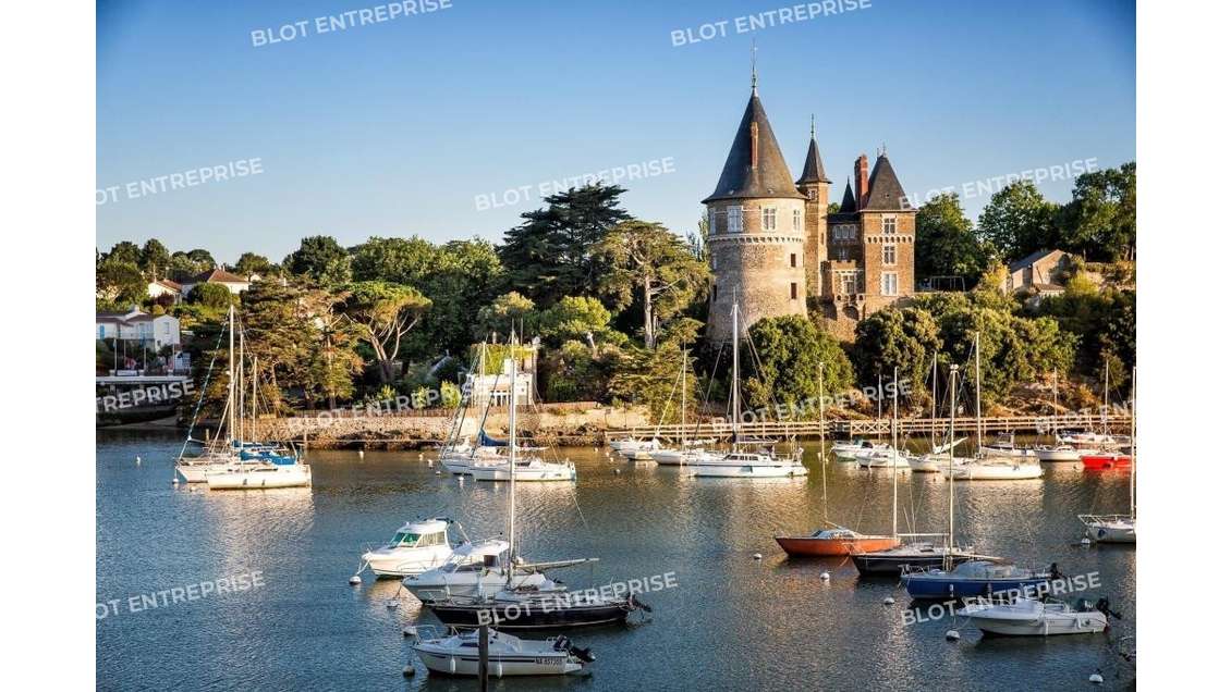 A vendre local commercial 172m² empl N°1 à Pornic