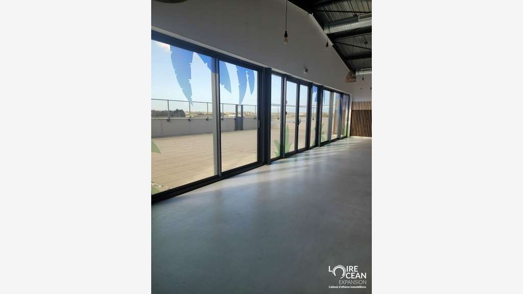 Local commercial de 219m² à vendre à Pornic