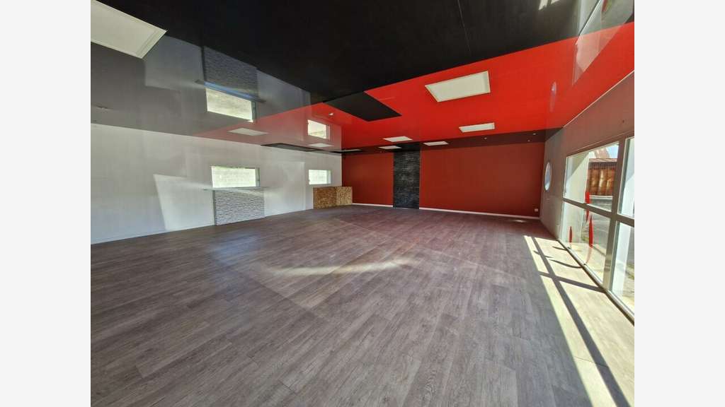 Local commercial et logement 350m² à vendre Pornic