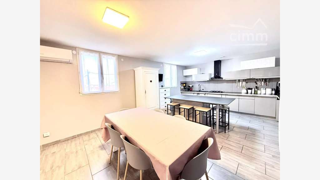 Vente immeuble de 300m² Port-Saint-Louis-du-Rhône