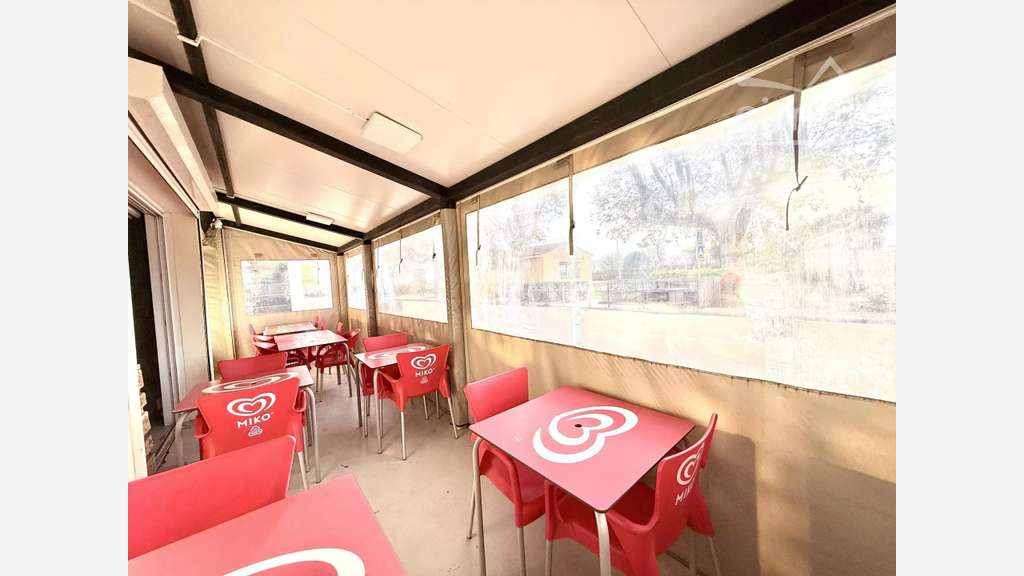 Vente immeuble de 300m² Port-Saint-Louis-du-Rhône
