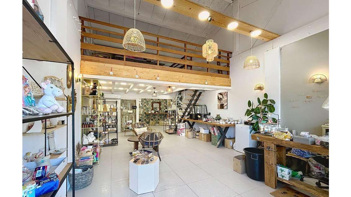 Vente local commercial 67m² à Porticcio centre