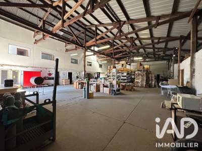 AV ensemble professionnel de 910m² à Preignac