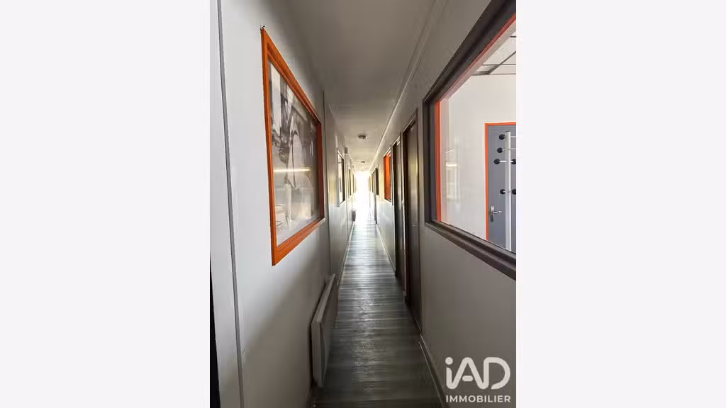AV ensemble professionnel de 910m² à Preignac