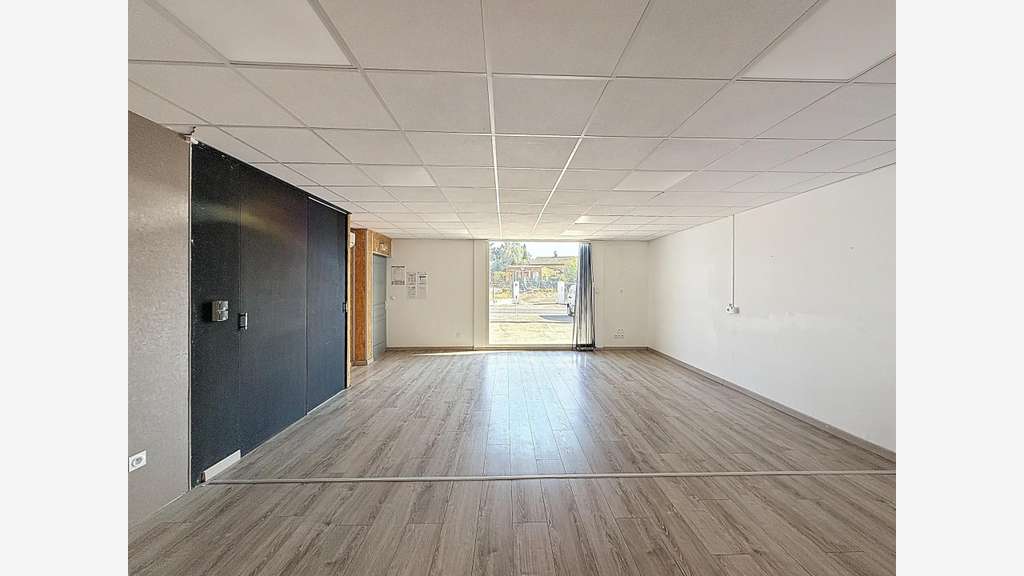 A vendre local commercial 100m² à Puget-sur-Argens