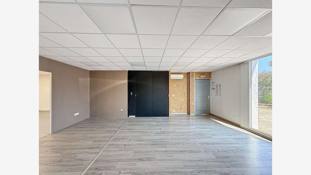 A vendre local commercial 100m² à Puget-sur-Argens