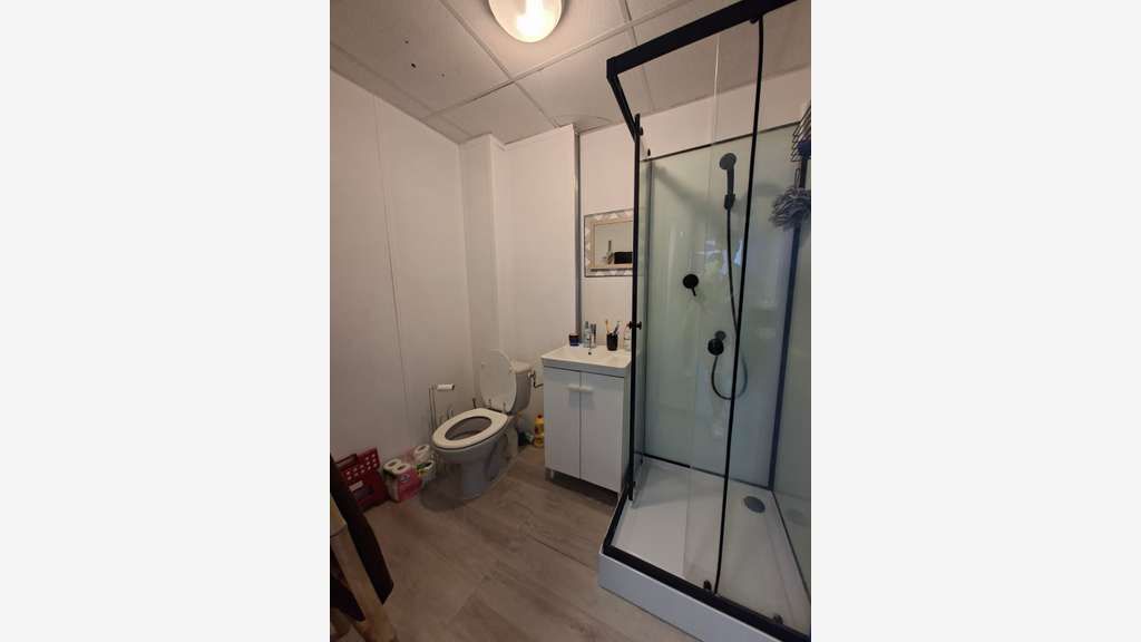 Local 142m² bureaux + entrepôt grand parking Puget