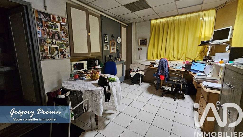 Vente local commercial 591m² à Puiseaux