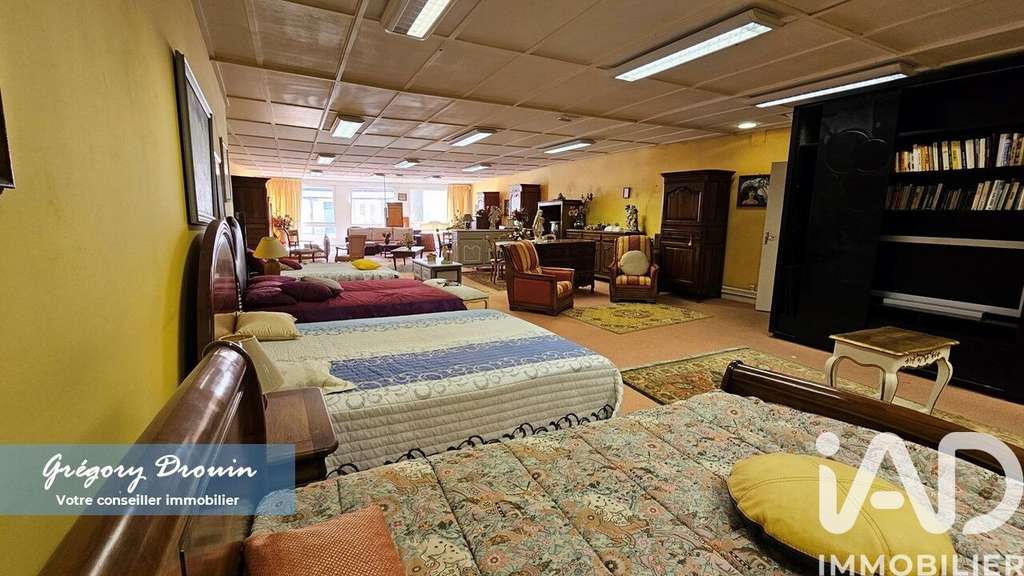 Vente local commercial 591m² à Puiseaux